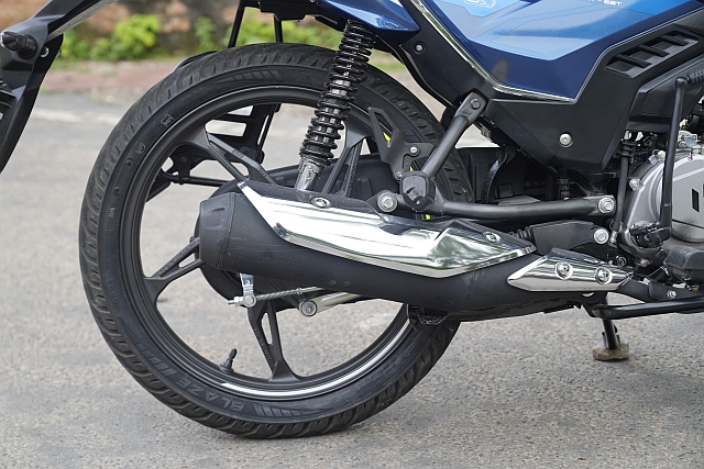 Hero Glaomur X rear wheel n shock absrobers.web