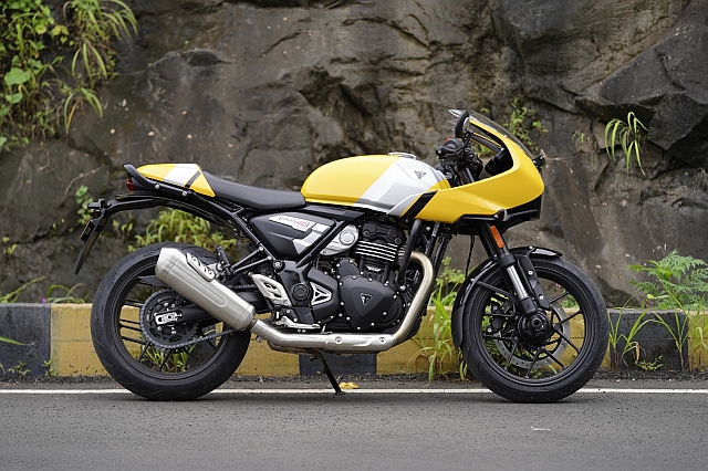 Thruxton 400 3.web