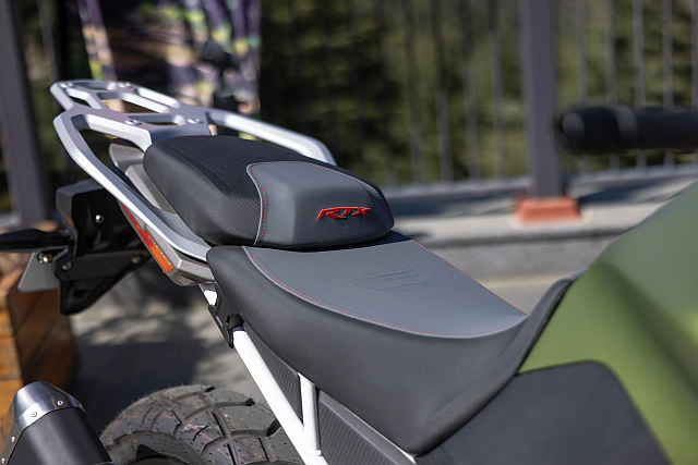 TVS Apache RTX.web seat