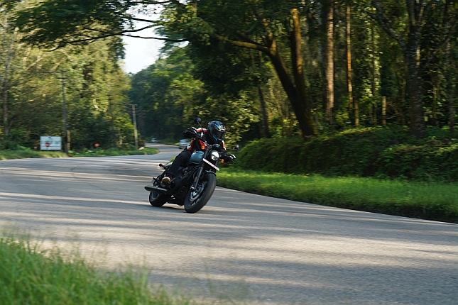 Yezdi Roadster 2025 First Ride Review.web 3