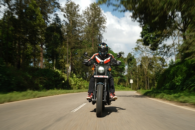 Yezdi Roadster 2025 First Ride Review.web 5