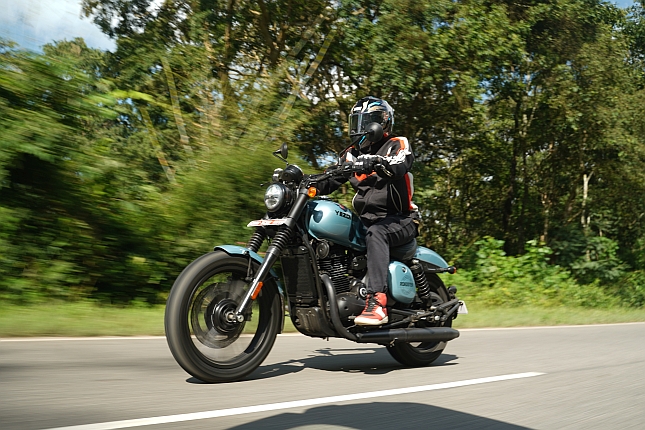 Yezdi Roadster 2025 First Ride Review.web 8