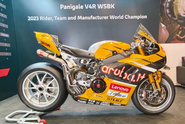 Alvaro Bautista 2023 WSBK Ducati Panigale V4 R side view