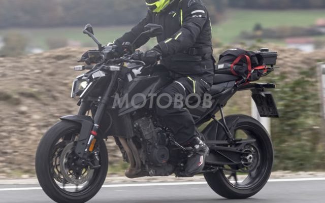 2026 KTM 790 Duke spy shot