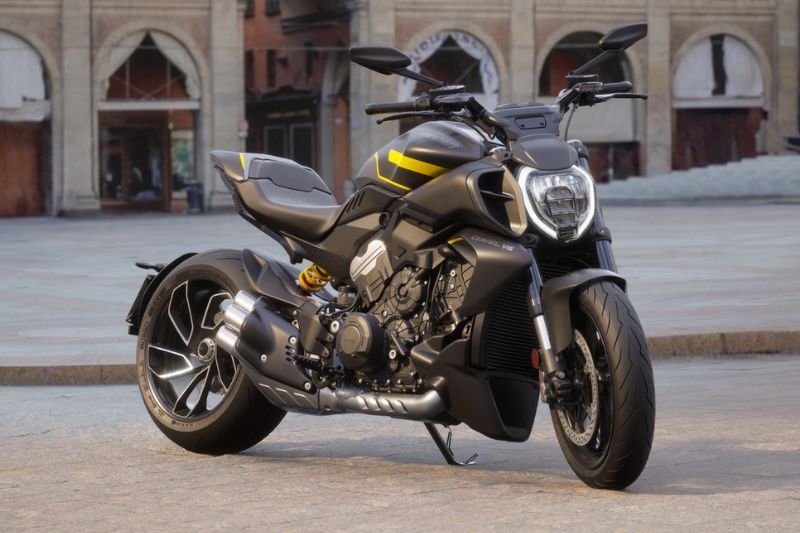 Ducati Diavel V4 Black Roadster Launches in India at 29.98 Lakh